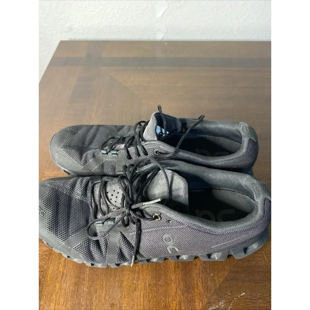 On Cloud 5 Mens 10.5 All Black Running Shoes Sneakers 19-0002